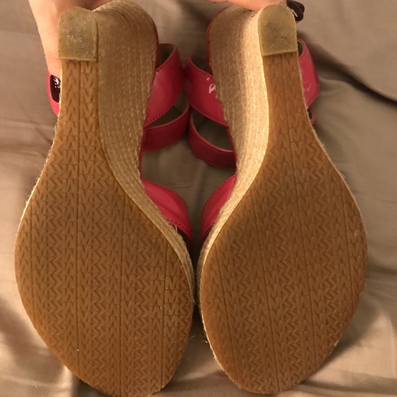 MICHAEL KORS "KAMI" Criss Cross Sandals, Pink, 6.5 - Picture 3 of 6